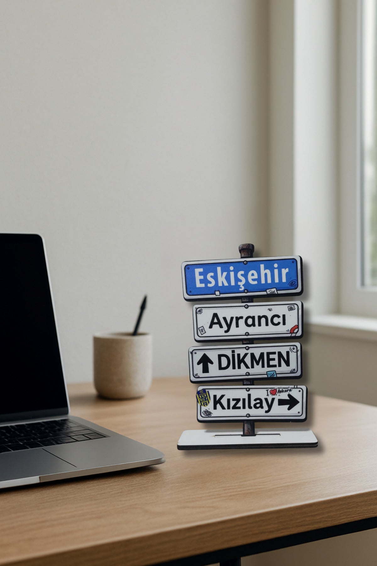 Ankara Yön Tabelası Dekor – Eskişehir, Ayrancı, Dikmen, Kızılay Yazılı Ahşap Masaüstü Biblo